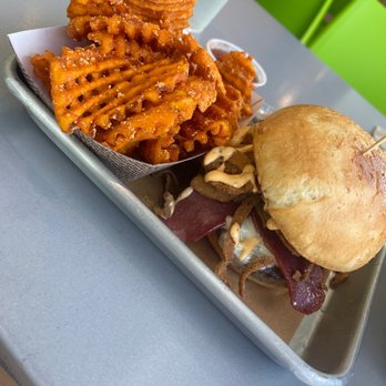 Ripe Delray - Chipotle burger with sweet potato fries and honey siracha - Gluten-Free Near Me - Delray Beach, Florida