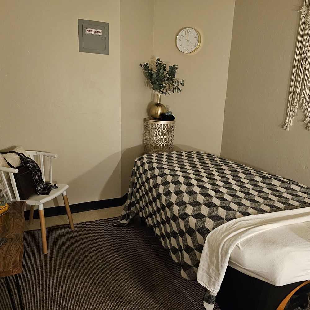 Kendra Wetzel, LMT - Very clean ! Very professional. - Massage Therapy Near Me - Tucson, Arizona Kendra Wetzel, LMT - Very clean ! Very professional. - Massage Therapy Near Me - Tucson, Arizona