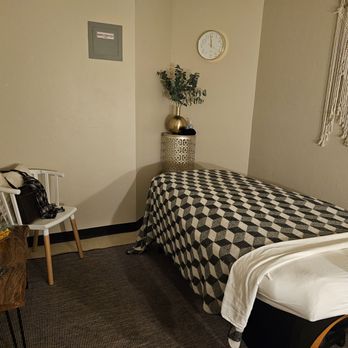 Kendra Wetzel, LMT - Very clean ! Very professional. - Massage Therapy Near Me - Tucson, Arizona Kendra Wetzel, LMT - Very clean ! Very professional. - Massage Therapy Near Me - Tucson, Arizona