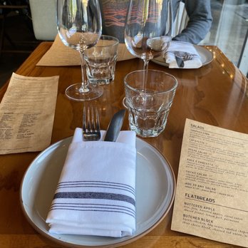 The Hideout Kitchen - Table set up - New American Near Me - Lafayette, California