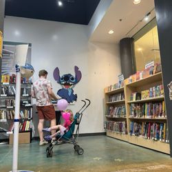 Hawaii State Public Library System - Inside library