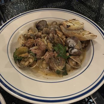Popi's Oysterette - Manila Clams - Seafood Near Me - San Francisco, California