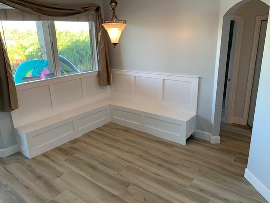 🪑 Window Seats & Mudrooms: Cozy and Convenient Upgrades - Enhance your home’s comfort and practical appeal with custom window seats and mudroom installations. My window seats are designed for relaxation, offering a sunny spot to read or enjoy views, all while housing hidden storage beneath. Mudrooms add major value, creating organized entryways with built-in benches, cubbies, and hooks for shoes, coats, and bags. Each project is tailored for your family’s needs and style, blending inviting aesthetics with rock-solid durability so every day starts and ends in comfort and order.