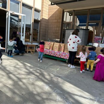 Napa Valley Nursery School - Kids putting their valentines in bags they decorated. - Preschools Near Me - Napa, California Napa Valley Nursery School - Kids putting their valentines in bags they decorated. - Preschools Near Me - Napa, California