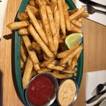 Pijja Palace - Piri Piri Fries - Sports Bars Near Me - Los Angeles, California