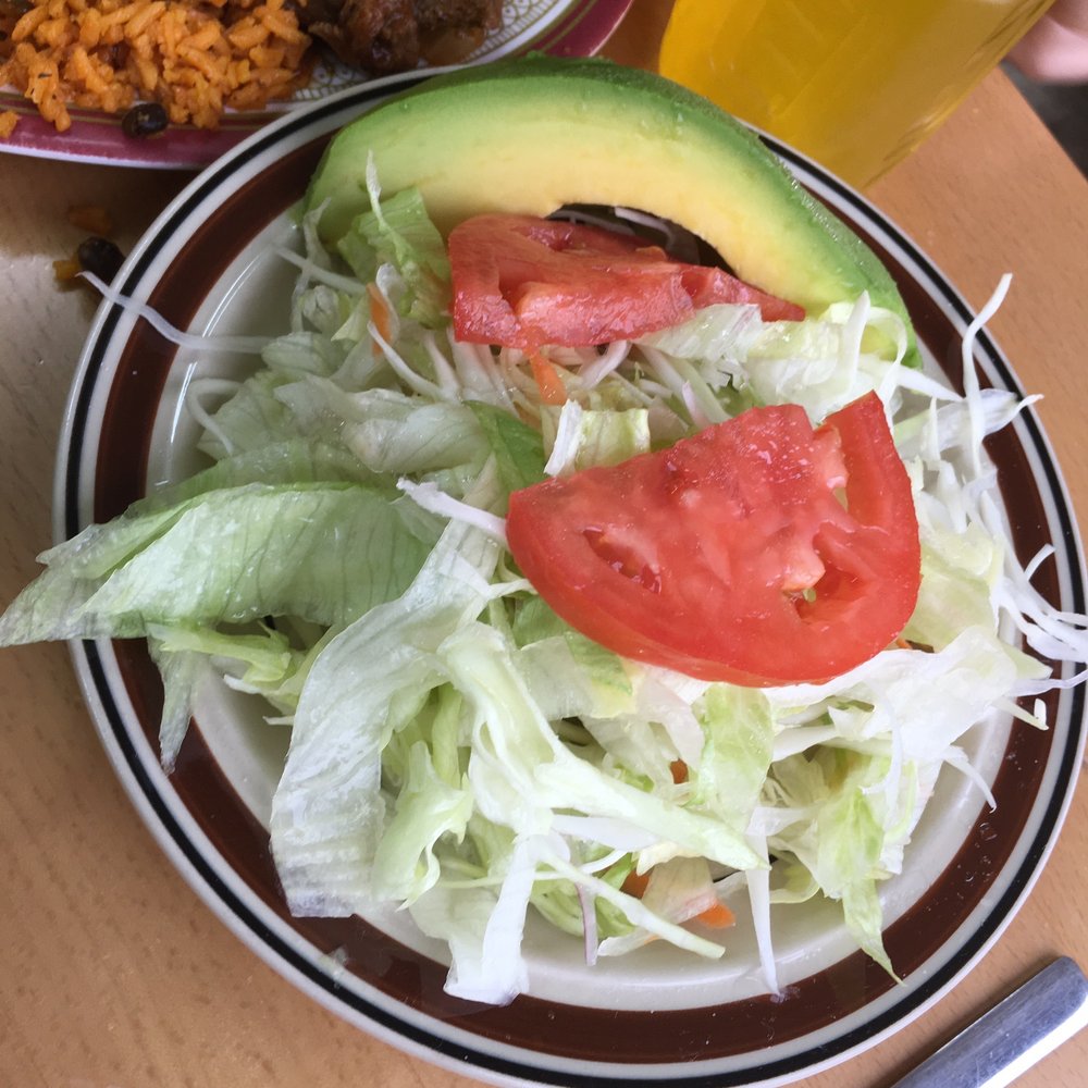 Dominican Restaurant - Ensalada y avocado - Dominican Near Me - Fall River, Massachusetts Dominican Restaurant - Ensalada y avocado - Dominican Near Me - Fall River, Massachusetts