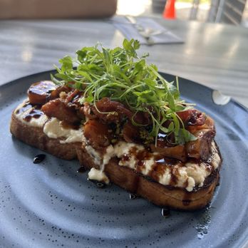 ATTITUDE CAFE - Peach toast - Breakfast & Brunch Near Me - Los Angeles, California