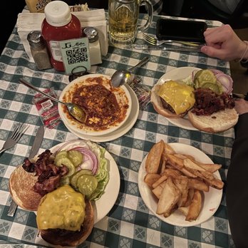 J.G. Melon - American Near Me - New York, New York