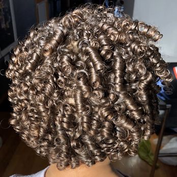 Curl Kitchen Salon - Cosmetics & Beauty Supply Near Me - Chicago, Illinois
