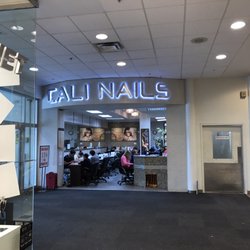 Cali Nails - Outside