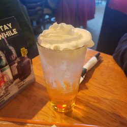 Quaker Steak & Lube - Orange Cream Soda