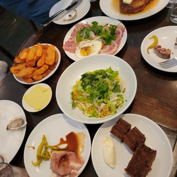 Chez Ma Tante - Table spread including chips and aioli - New American Near Me - Brooklyn, New York