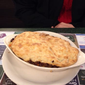 Metro Diner - Beef Pot Pie (dried out) - American Near Me - Altamonte Springs, Florida