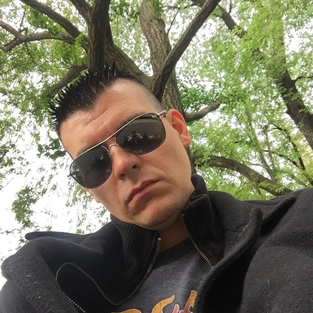 Straus Park - That's me relaxing - Parks Near Me - New York, New York Straus Park - That's me relaxing - Parks Near Me - New York, New York
