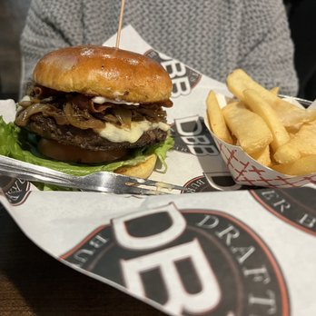 Drafts Burger Bar - American Near Me - Park City, Utah