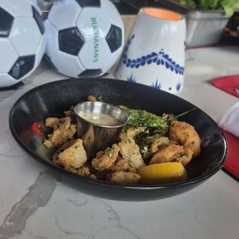 Ventanas Restaurant and Lounge - Shrimp and calamari - Cuban Near Me - Fort Lee, New Jersey Ventanas Restaurant and Lounge - Shrimp and calamari - Cuban Near Me - Fort Lee, New Jersey