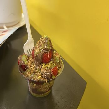 Lillys Juice Bar - fresas dubai - Juice Bars & Smoothies Near Me - Cudahy, California