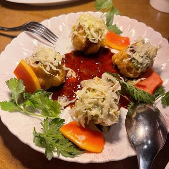 Lee - Asian Fusion Near Me - Toronto, Ontario