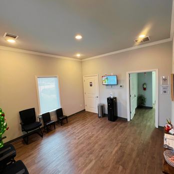 Better Day Chiropractic - A friendly, welcoming space where our team greets you and helps you feel comfortable before your visit begins. - Chiropractors Near Me - North Richland Hills, Texas Better Day Chiropractic - A friendly, welcoming space where our team greets you and helps you feel comfortable before your visit begins. - Chiropractors Near Me - North Richland Hills, Texas