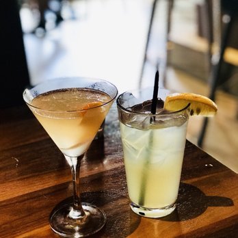 Remington's - Drinks: it's a peach and lemonade - American Near Me - Chicago, Illinois
