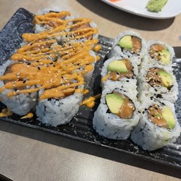 Spicy Crispy Salmon Roll