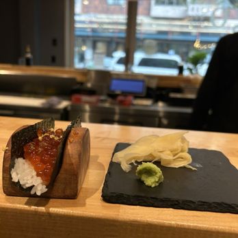 Sugo Hand Roll Bar - Ikura with Lemon Zest Hand Roll - Sushi Bars Near Me - Seattle, Washington