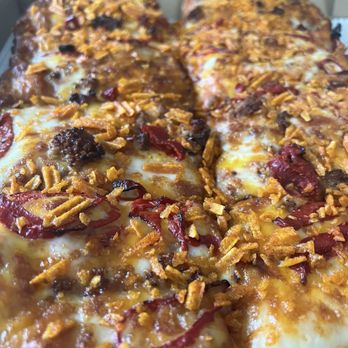 Motor Town Pizza - Yo street in a Range Small - Pizza Near Me - Richmond Heights, Missouri