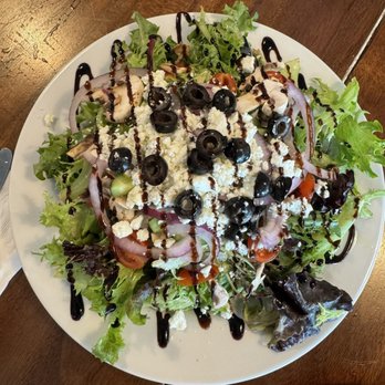 Aroma Italia - Mediterranean Salad - Pizza Near Me - Honolulu, Hawaii