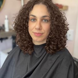 GorJess Curls - Service: curl shaping, detox, and diffuse style.