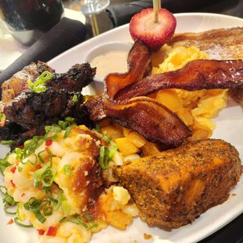 The Park at 14th - Blackened Salmon, Jerk Chicken Wings, Breakfast Potatoes, Smoked Bacon, Scrambled Eggs, Brioche French Toast, Baked Macaroni & Cheese, Fruit - Bars Near Me - Washington, DC, District of Columbia