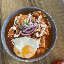 CUARZO Valle de Guadalupe - 1/2 orden de chilaquiles/half order of chilaquiles