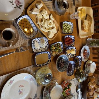 Cafe Privato - Turkish Breakfast. - Cafes Near Me - Istanbul, 34
