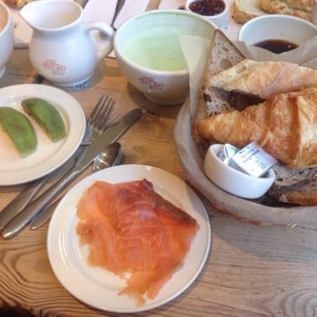 Le Pain Quotidien - Salmon, avocado and croissant - Coffee & Tea Near Me - London, XGL Le Pain Quotidien - Salmon, avocado and croissant - Coffee & Tea Near Me - London, XGL