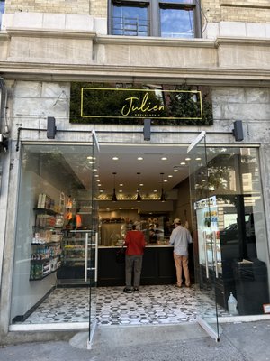 Julien Boulangerie by null