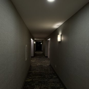 Hampton Inn Oakland-Hayward - Overhead lights out - Hotels Near Me - Hayward, California Hampton Inn Oakland-Hayward - Overhead lights out - Hotels Near Me - Hayward, California
