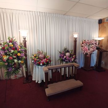 Berlin Blossom Shoppe - Florists Near Me - Maple Shade, New Jersey