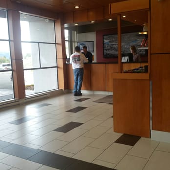 Four Points by Sheraton Kamloops - Hotels Near Me - Kamloops, British Columbia