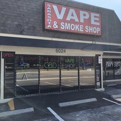 Sarasota Vape & Smoke Shop - Store looking from the outside