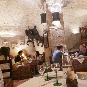 Caveau Gurtlerhoft - Cave-style interior. So cool! - Alsatian Near Me - Strasbourg, 67
