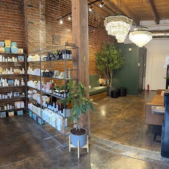 CRFTD Salon - Hair Salons Near Me - Nashville, Tennessee CRFTD Salon - Hair Salons Near Me - Nashville, Tennessee