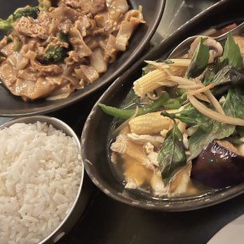 Thai Cottage - Wild Curry  See Ew - Thai Near Me - Pittsburgh, Pennsylvania