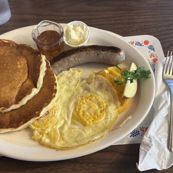 Paula's Pancake House - Pancake breakfast - Breakfast & Brunch Near Me - Solvang, California