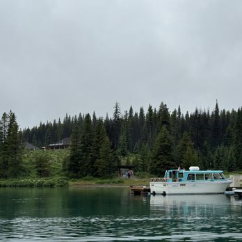 Maligne Lake Cruise - Maligne Lake in Jasper, AB - Boat Charters Near Me - Jasper, Alberta Maligne Lake Cruise - Maligne Lake in Jasper, AB - Boat Charters Near Me - Jasper, Alberta