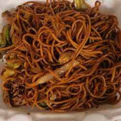 Brocolli, noodles, chicken, mushrooms, onion