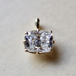Custom Creations By Cindy - Custom east-west cushion pendant with an 8-prong setting.