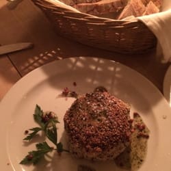 Vente - Gebratener Ziegenkäse im Sesammantel mit Honig ~8€