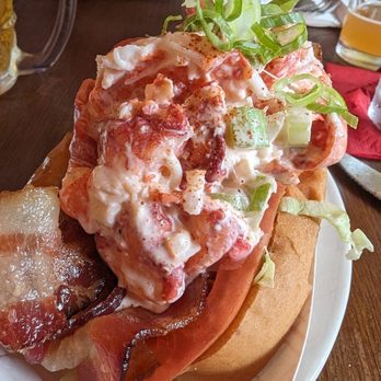 Red Hook Lobster Pound - Lobster blt - Seafood Near Me - Brooklyn, New York