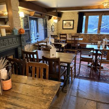 George Inn - Pubs Near Me - Chippenham, WIL