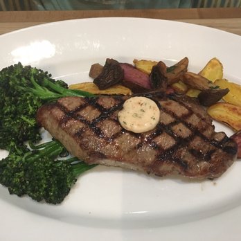 Sprigs Grille Restaurant - Seafood Near Me - Kapolei, Hawaii