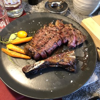 Ristorante da Gina - Perfekt auf den gewünschten Punkt gegrilltes Cote de Bouef 630g - Swiss Food Near Me - Ascona, TI